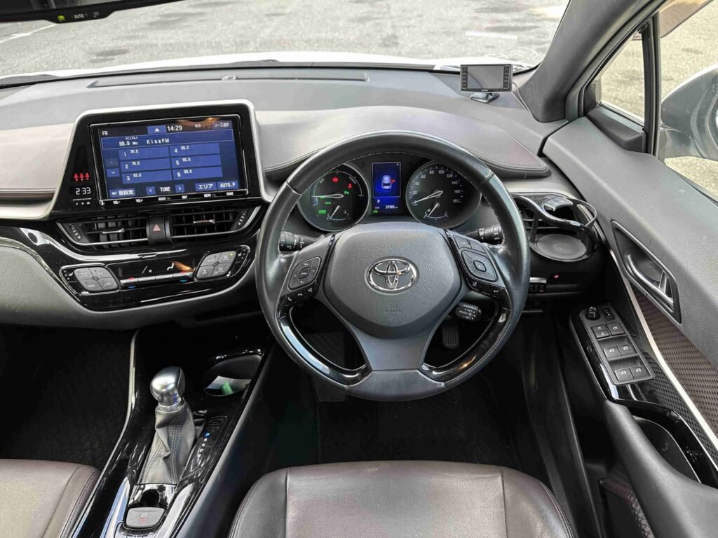 TOYOTA C-HR HYBRID G 2018