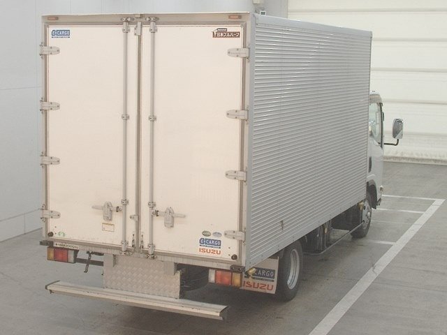 ISUZU ELF 2014 BOX TRUCK