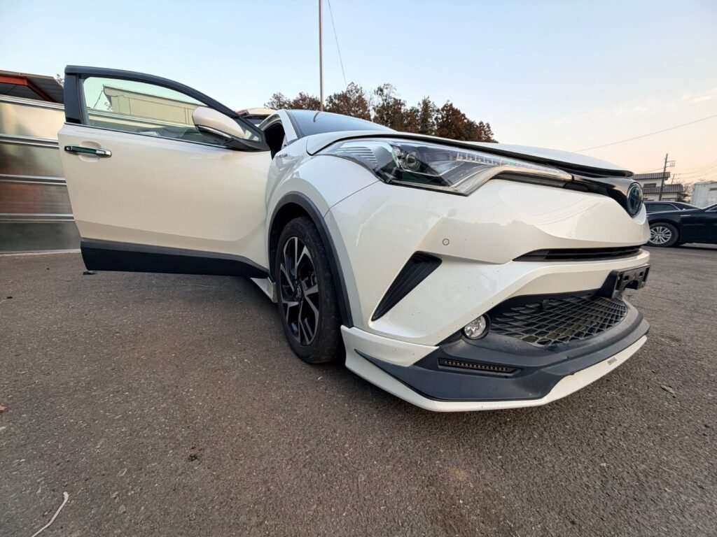 TOYOTA C-HR HYBRID G 2017