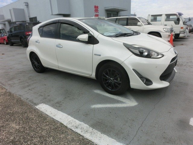 TOYOTA AQUA 2019 WHITE
