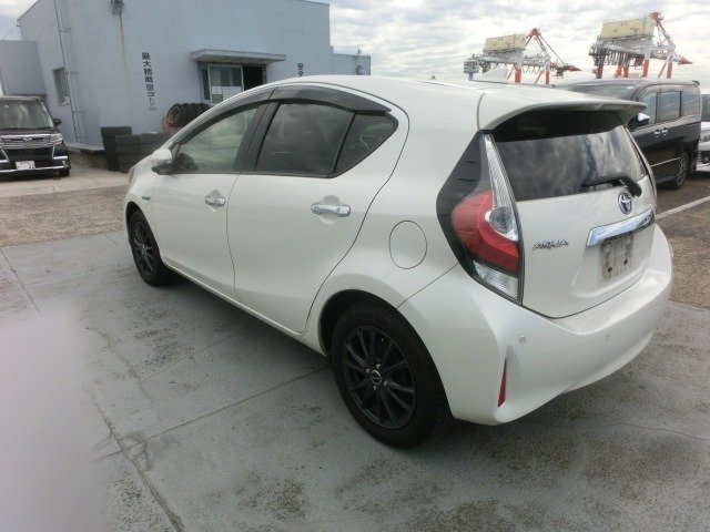 TOYOTA AQUA 2019 WHITE